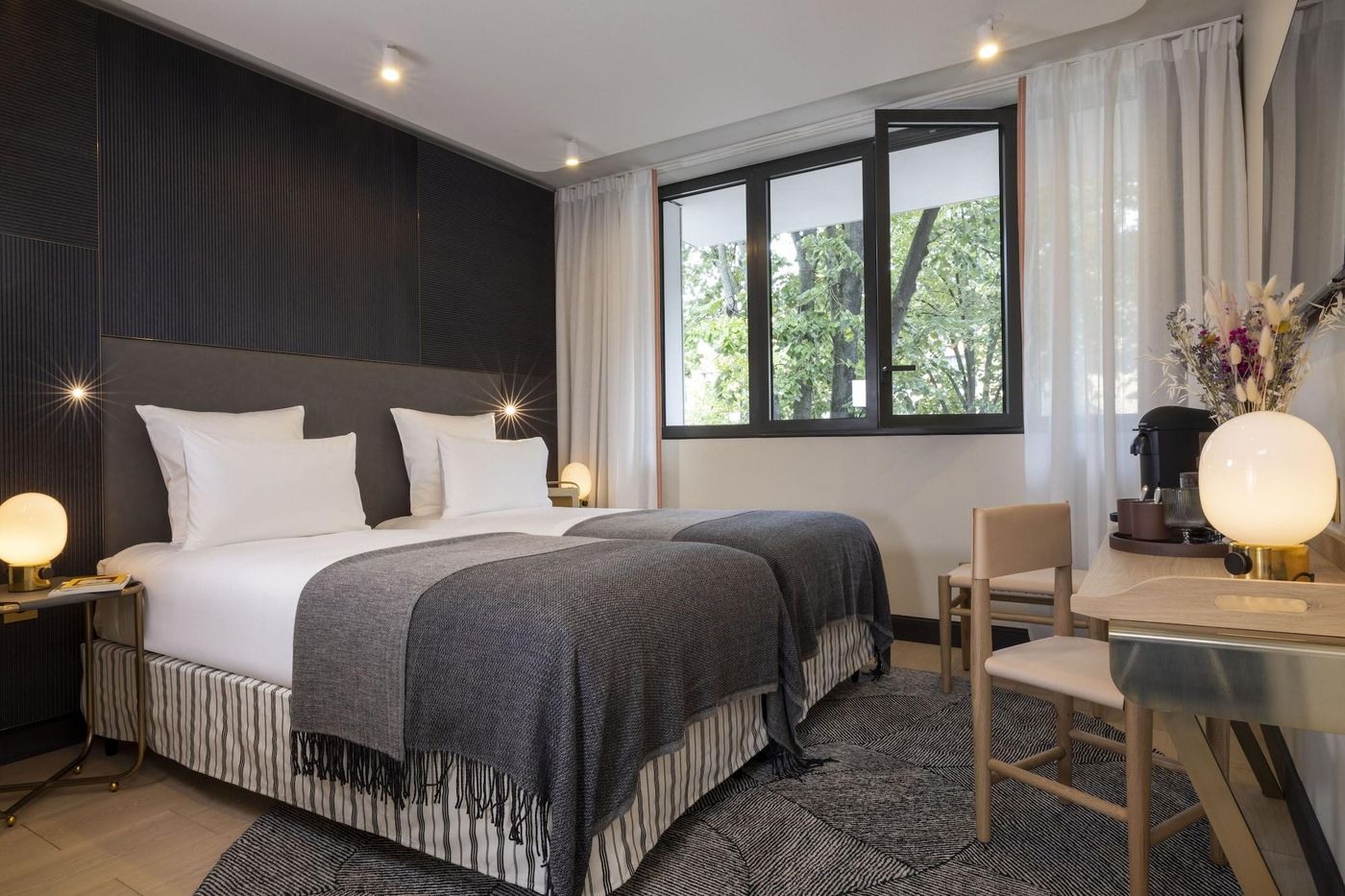 Quinzerie-Hotel---Tour-Eiffel-Room-25