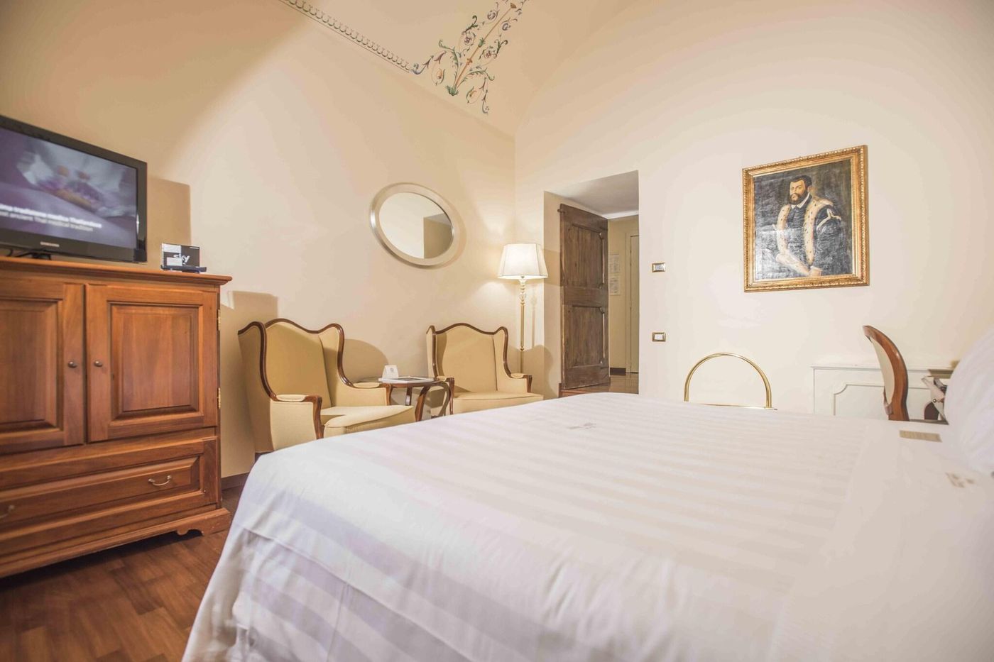 Golden-Tower-Hotel---Spa-Room-70