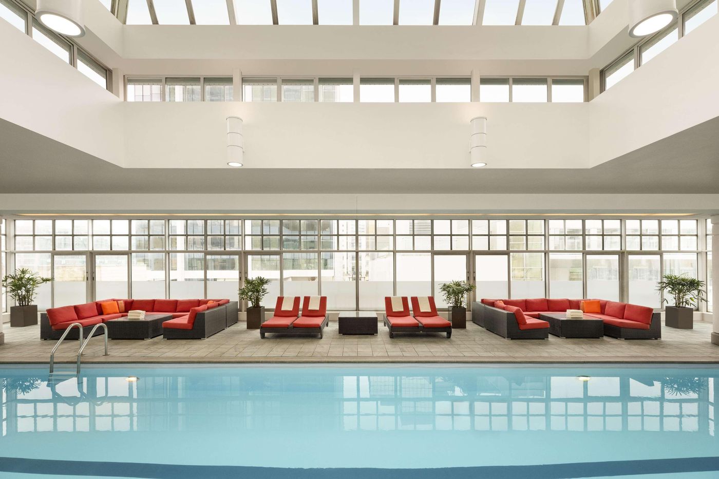 Fairmont-Vancouver-Pool-78