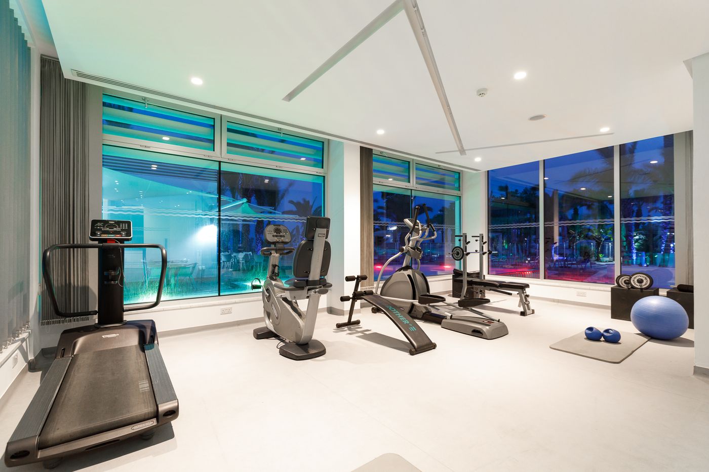 Vassos-Nissi-Plage-Sports-and-Entertainment-61