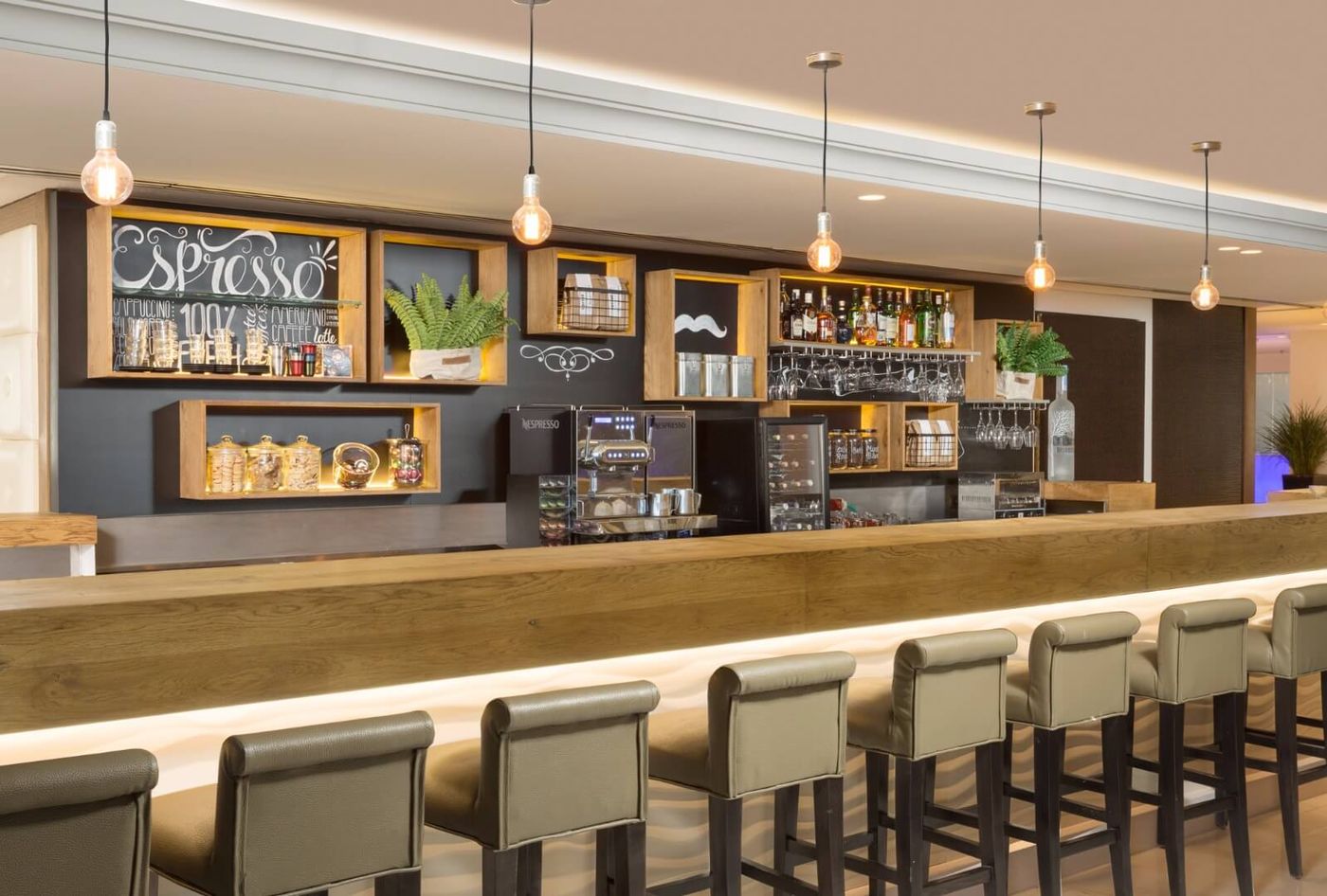 Carlton Tel Aviv Hotel - Luxury on the Beach