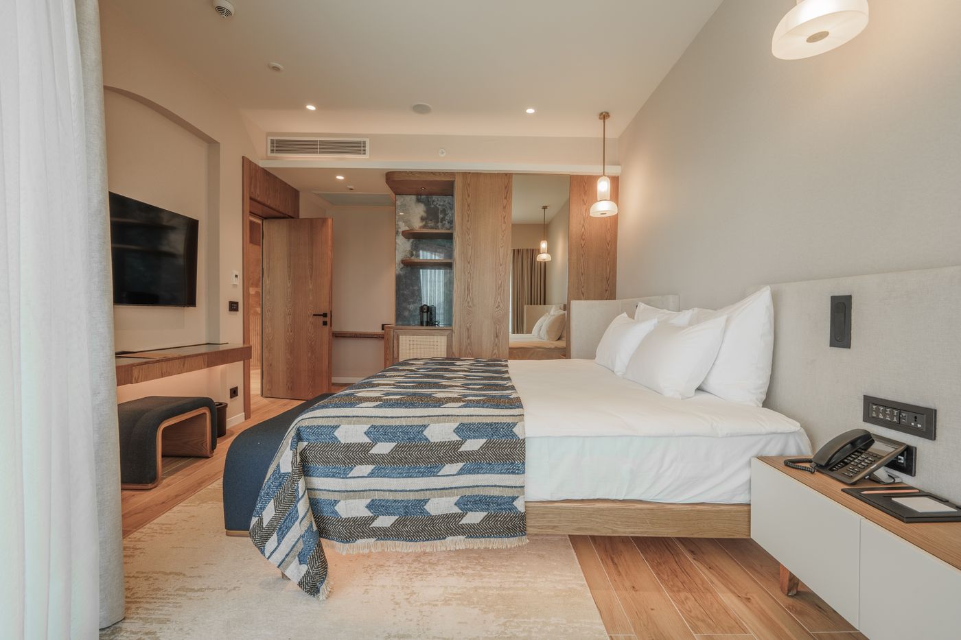 20/08/24 - Liberty Signa