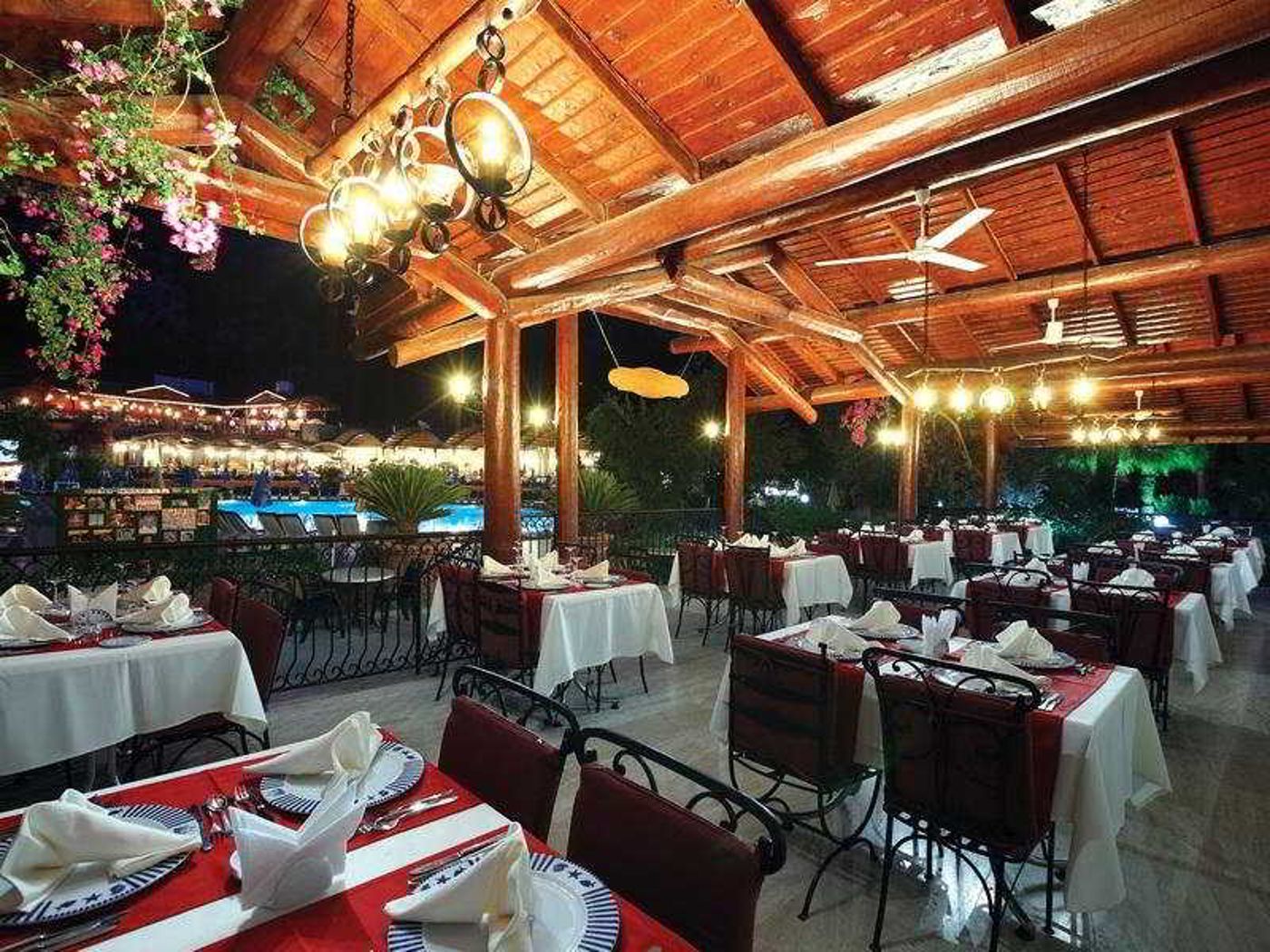 Sundia-By-Liberty-Suncity-Restaurant-12