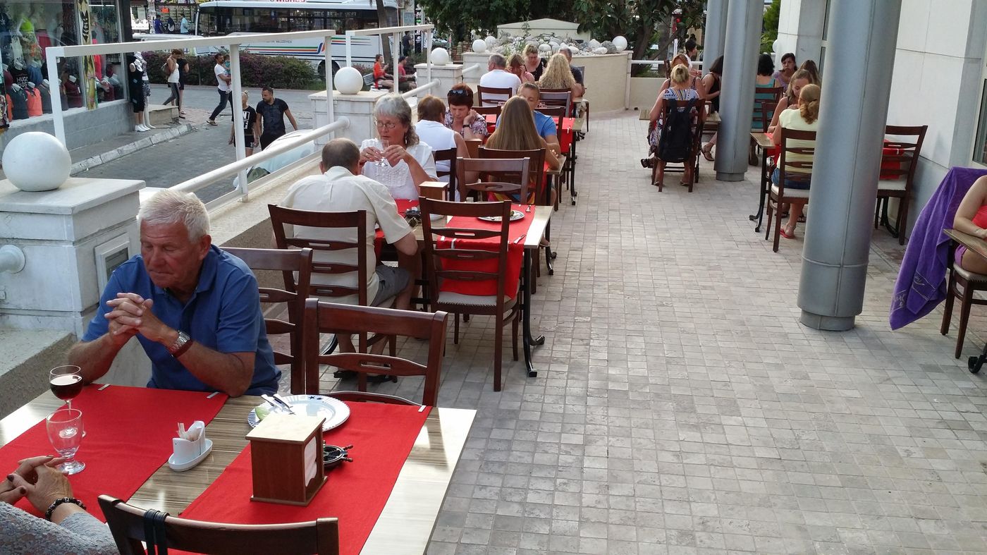 Almena-Hotel-Restaurant-8