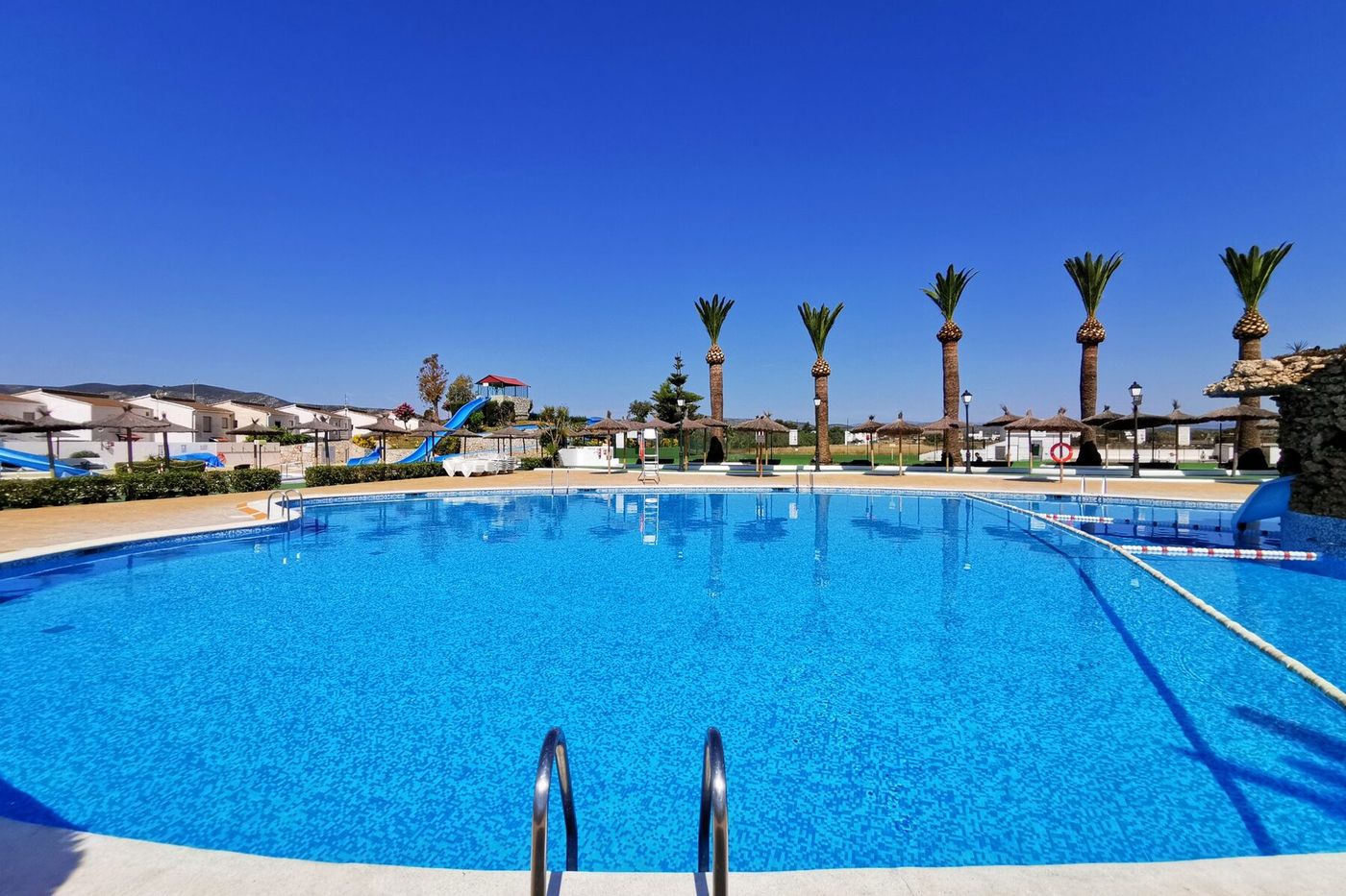 Acualandia Aparthotel & Spa 