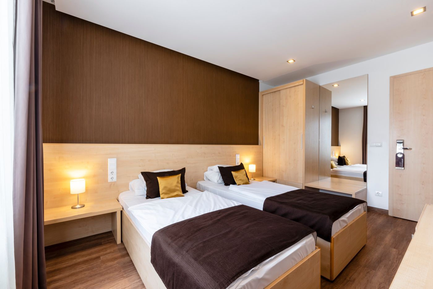 Promenade-City-Hotel-Room-8