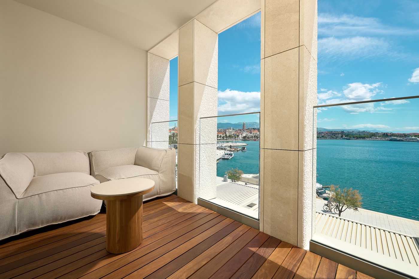 Hotel-Ambasador-Room-37