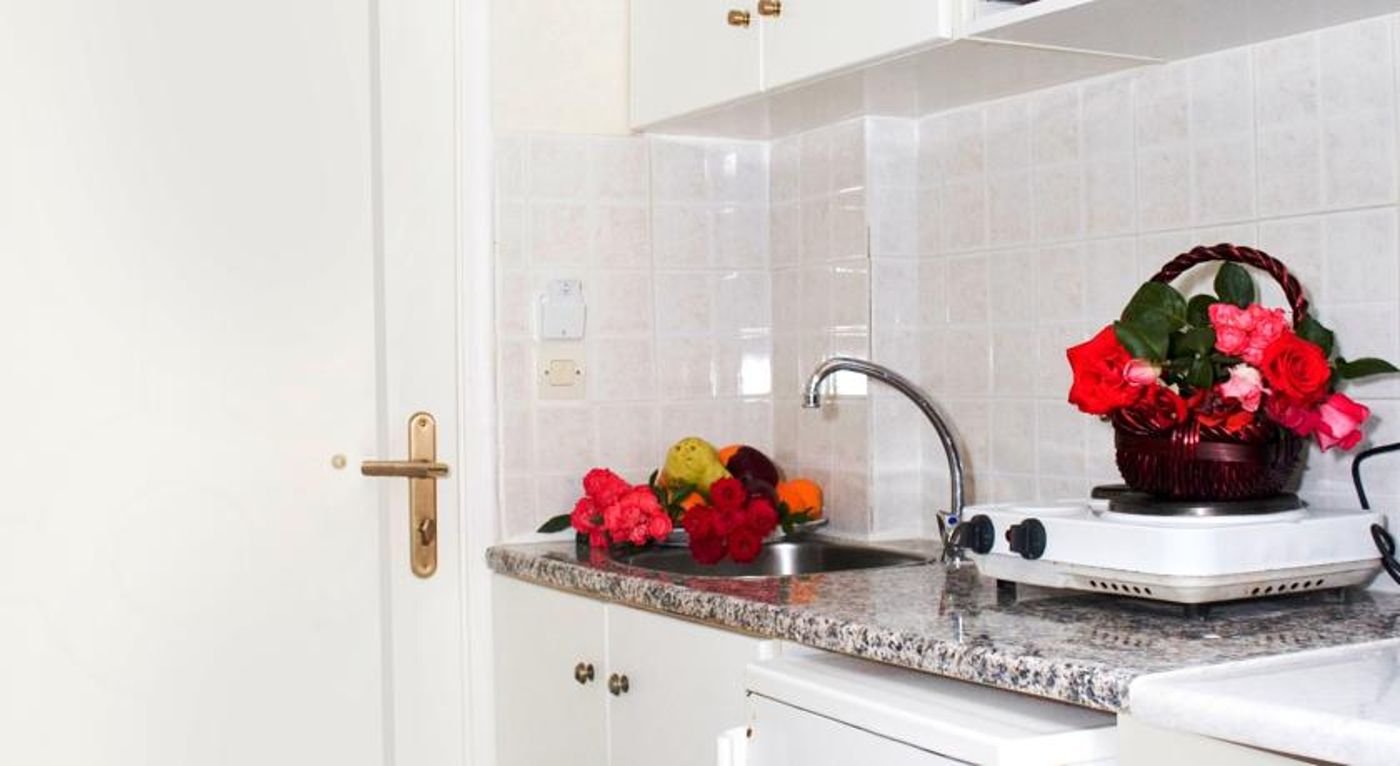 Paradise Apartments And Studios