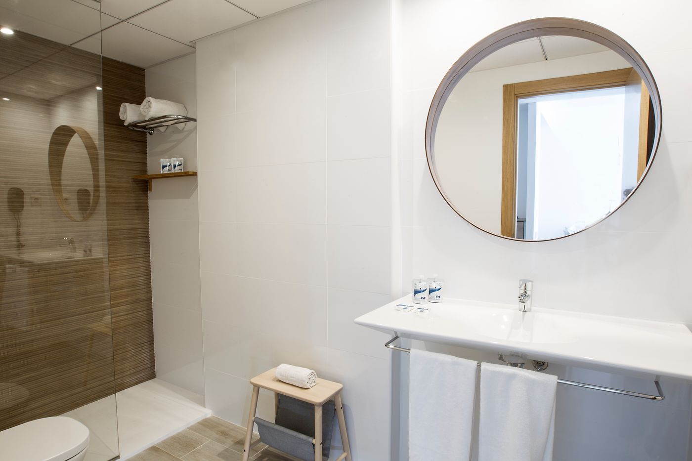 CYE-Holiday-Centre-Room-40