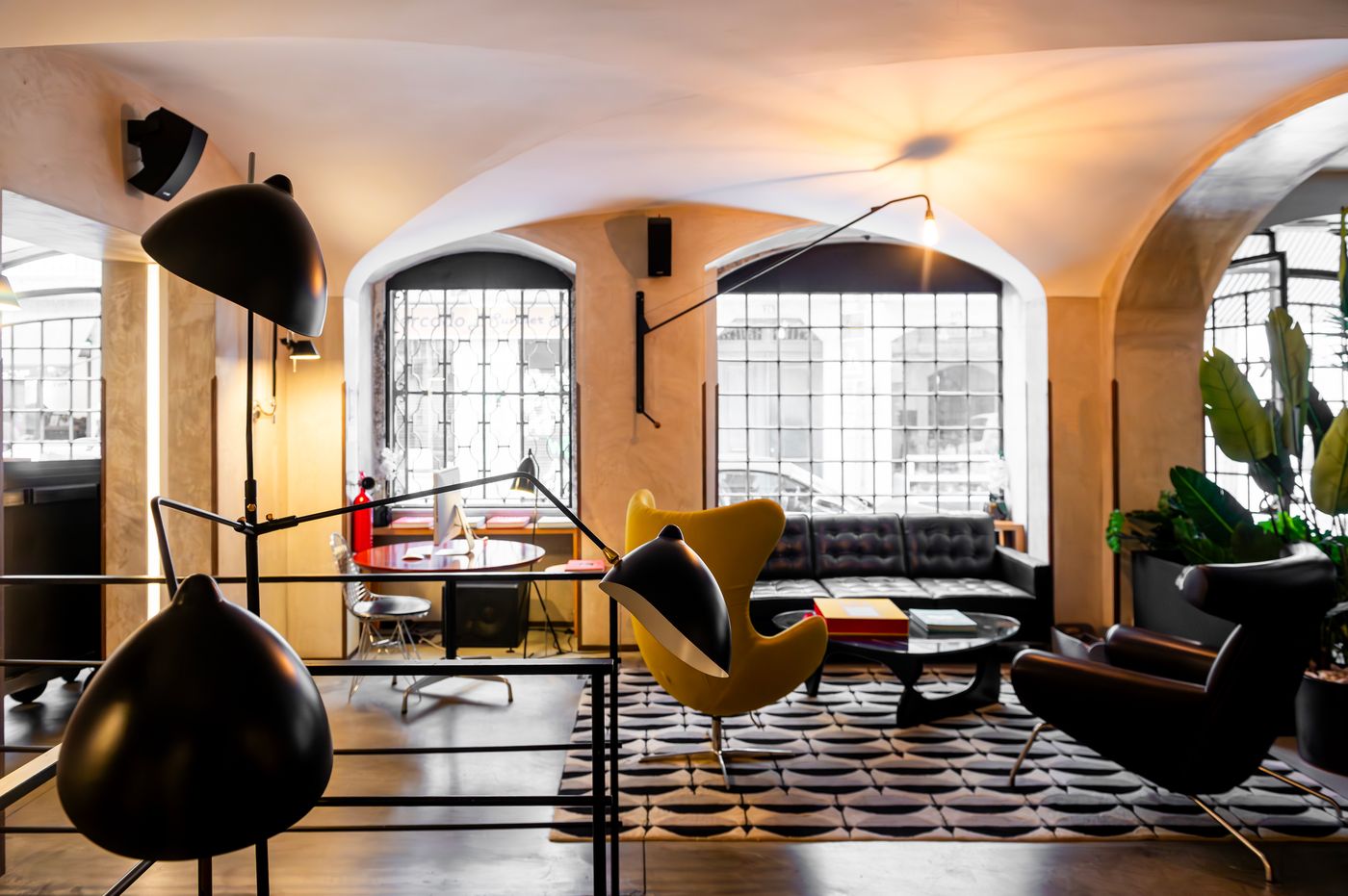 Browns-Downtown-Hotel-Lobby-11