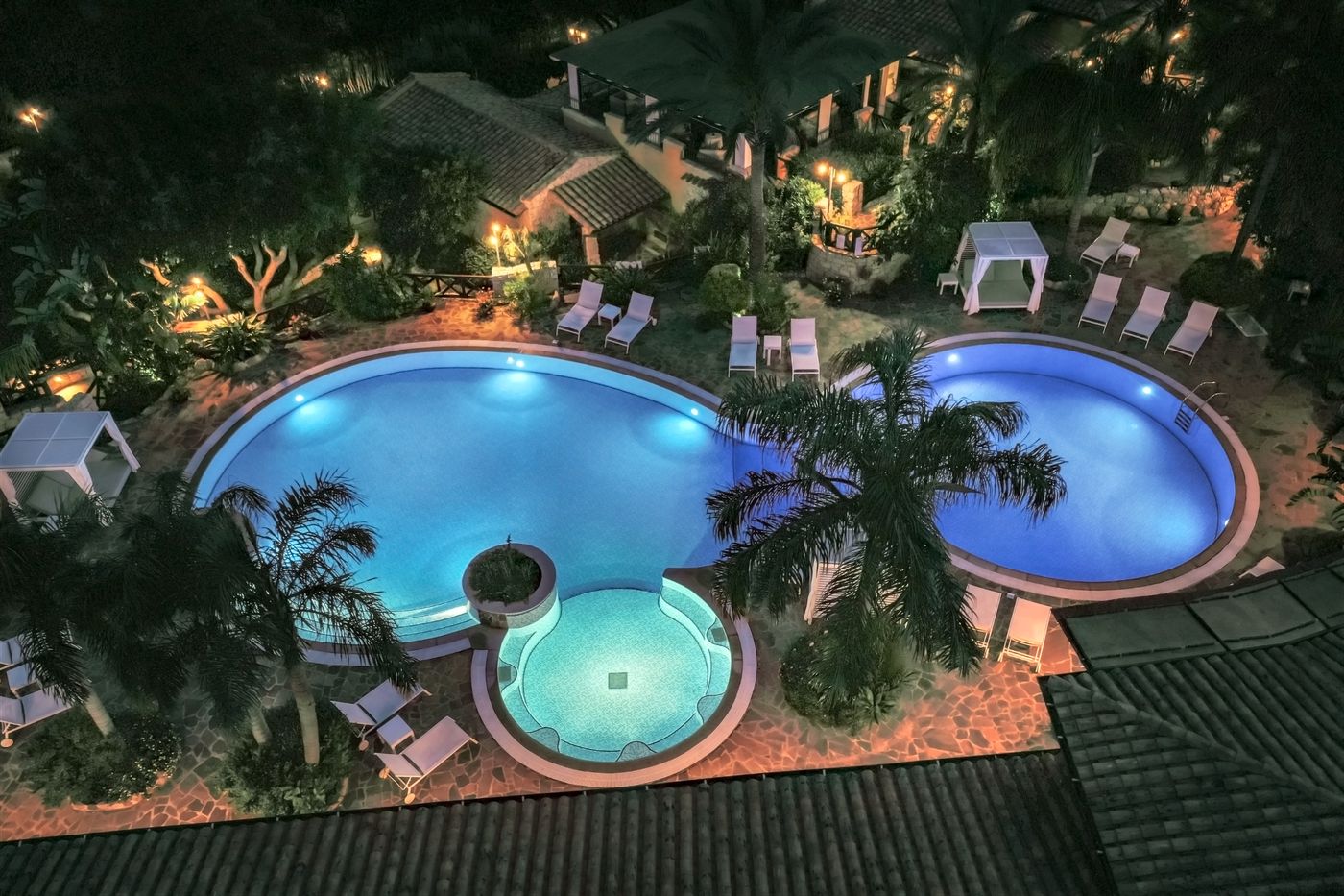 Cruccuris-Resort-Pool-19