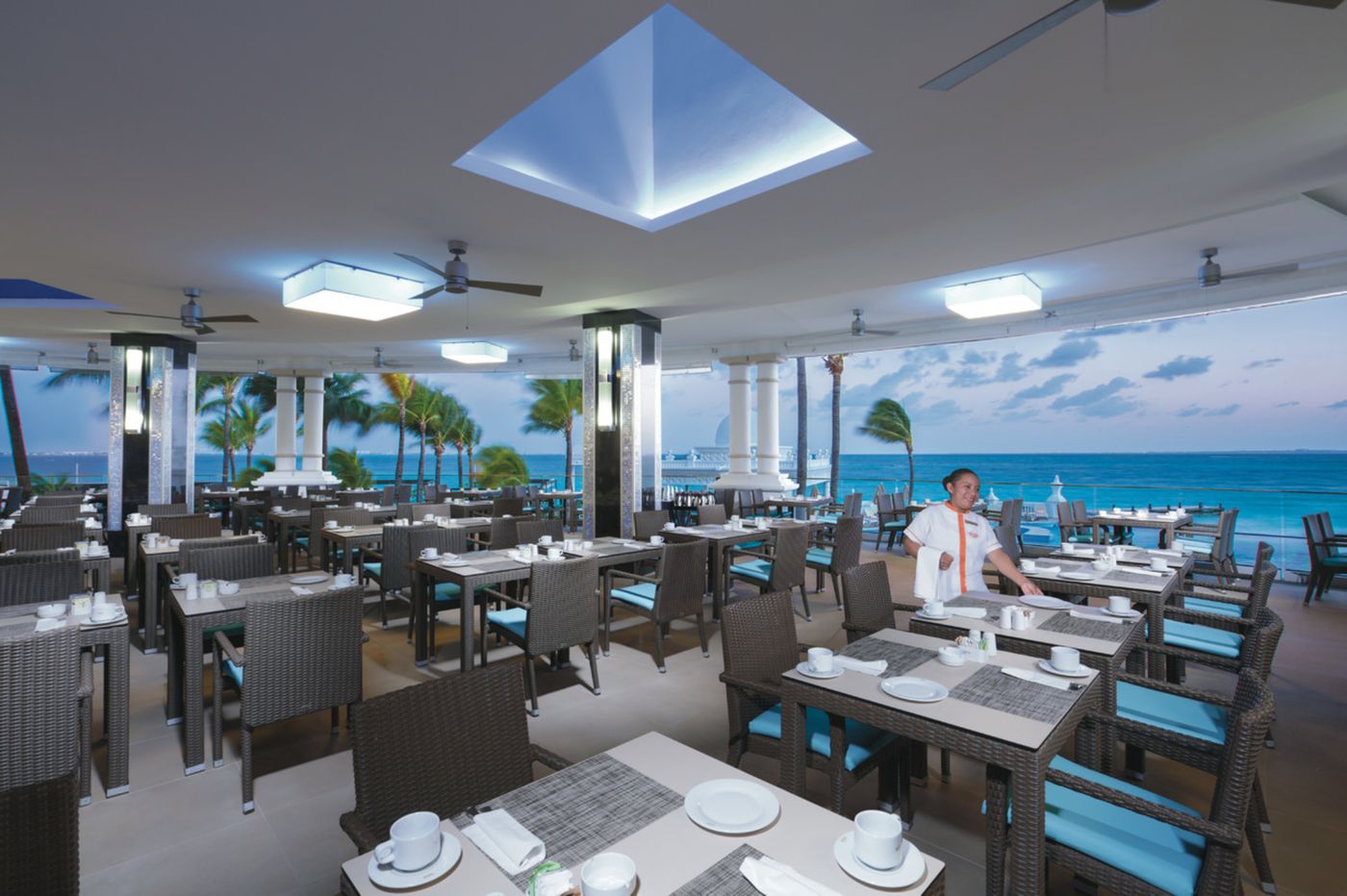 Riu-Palace-Las-Americas-All-Inclusive-Restaurant-43