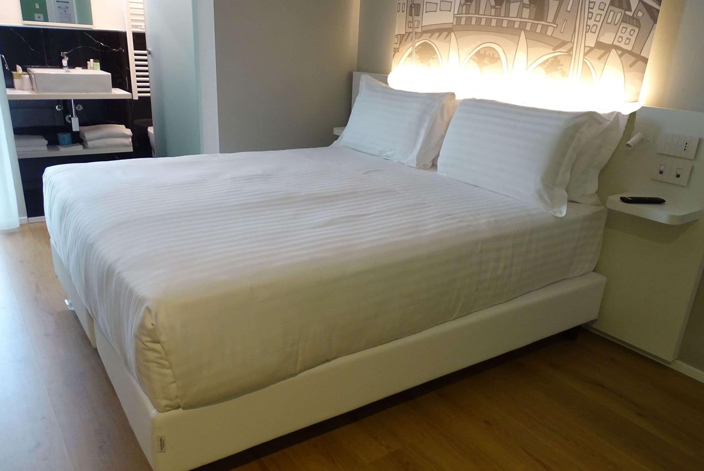 Wyndham-Garden-Florence-Room-27