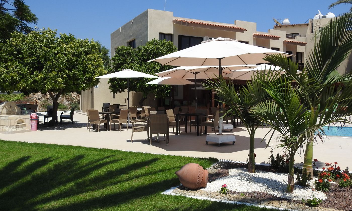 Anna-Hotel-Apartments-Restaurant-12