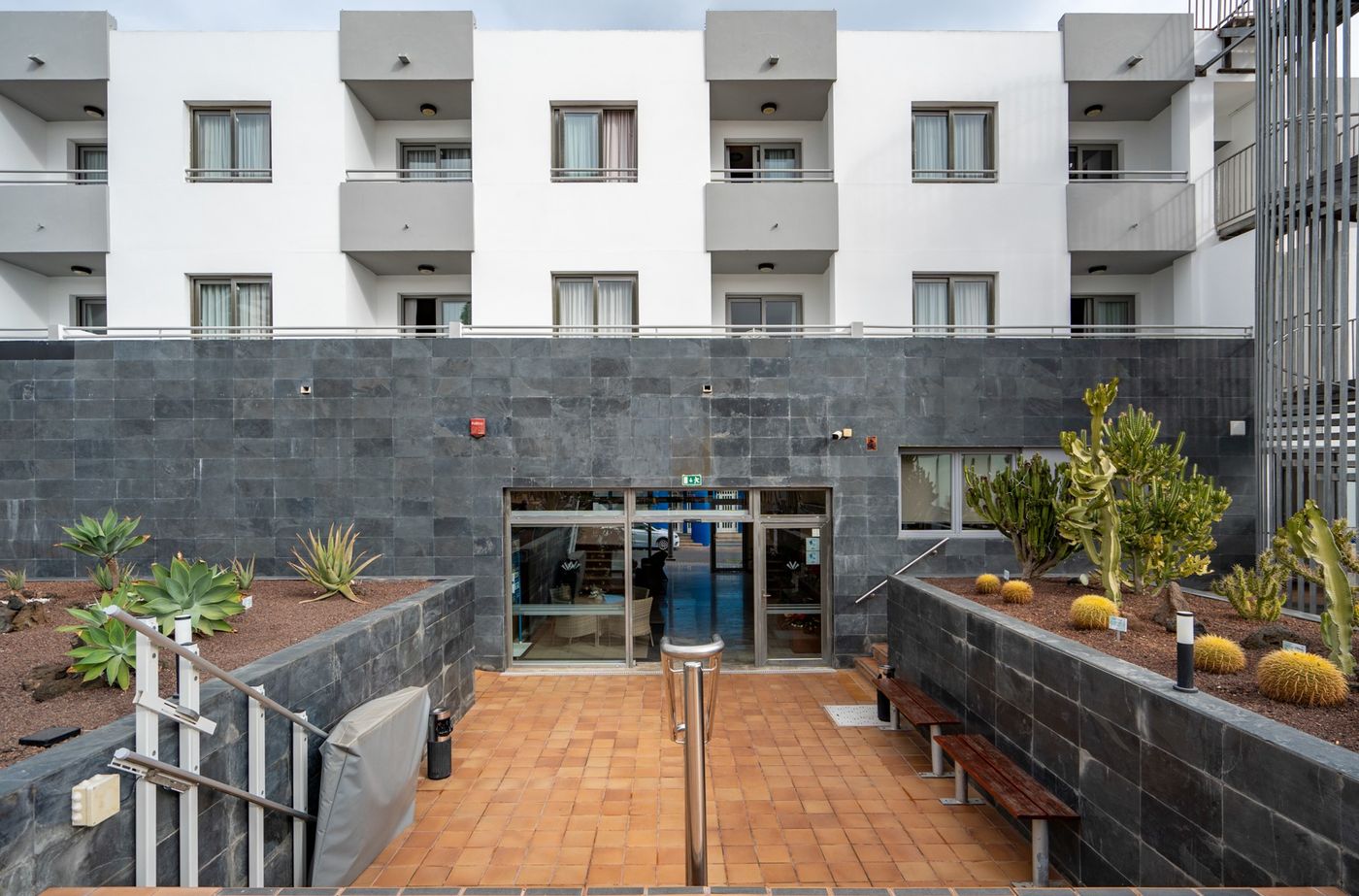 Hotel-LIVVO-Corralejo-Beach-General-view-17