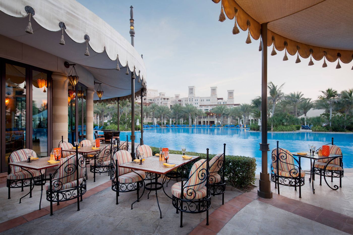 Jumeirah-Al-Qasr--Restaurant-20