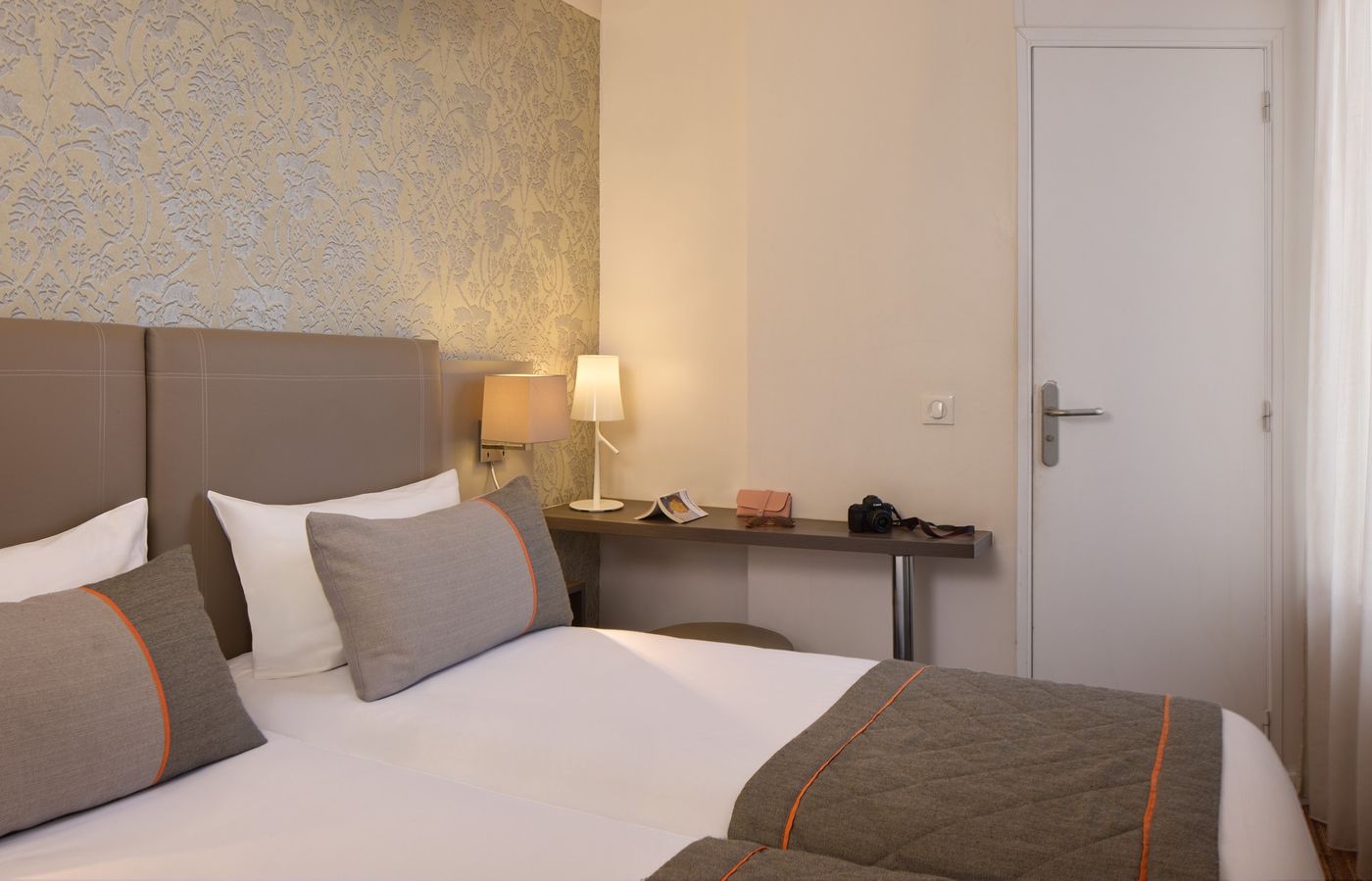 Timhotel-Tour-Eiffel-Room-22