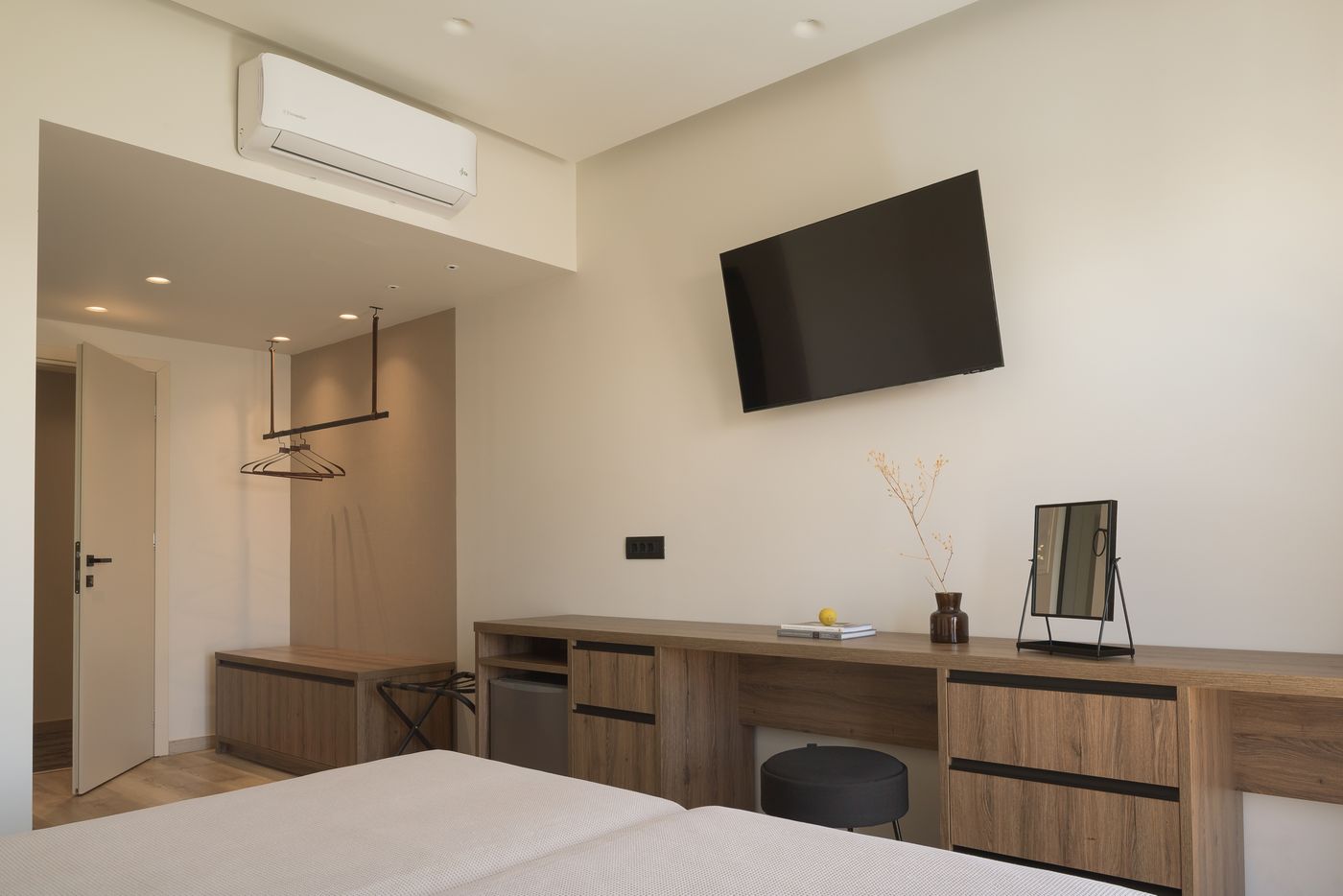 Sergios-Hotel-Room-63