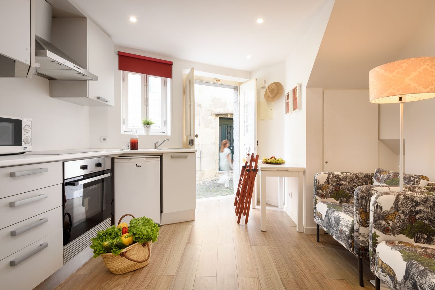 Alfama-Yellow-House-Room-4