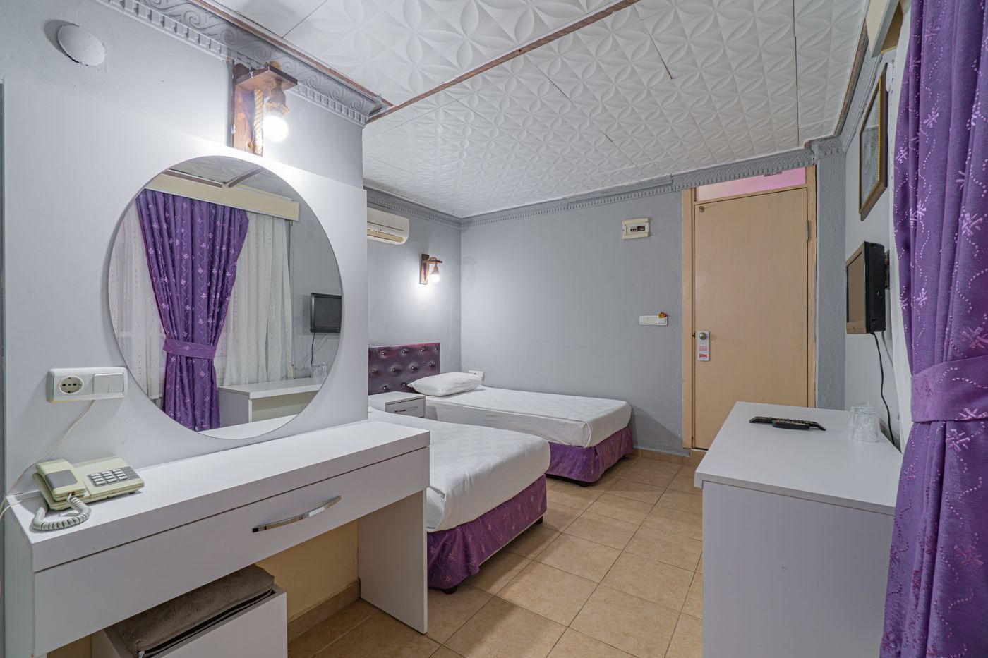 Sayanora-Hotel-Room-36