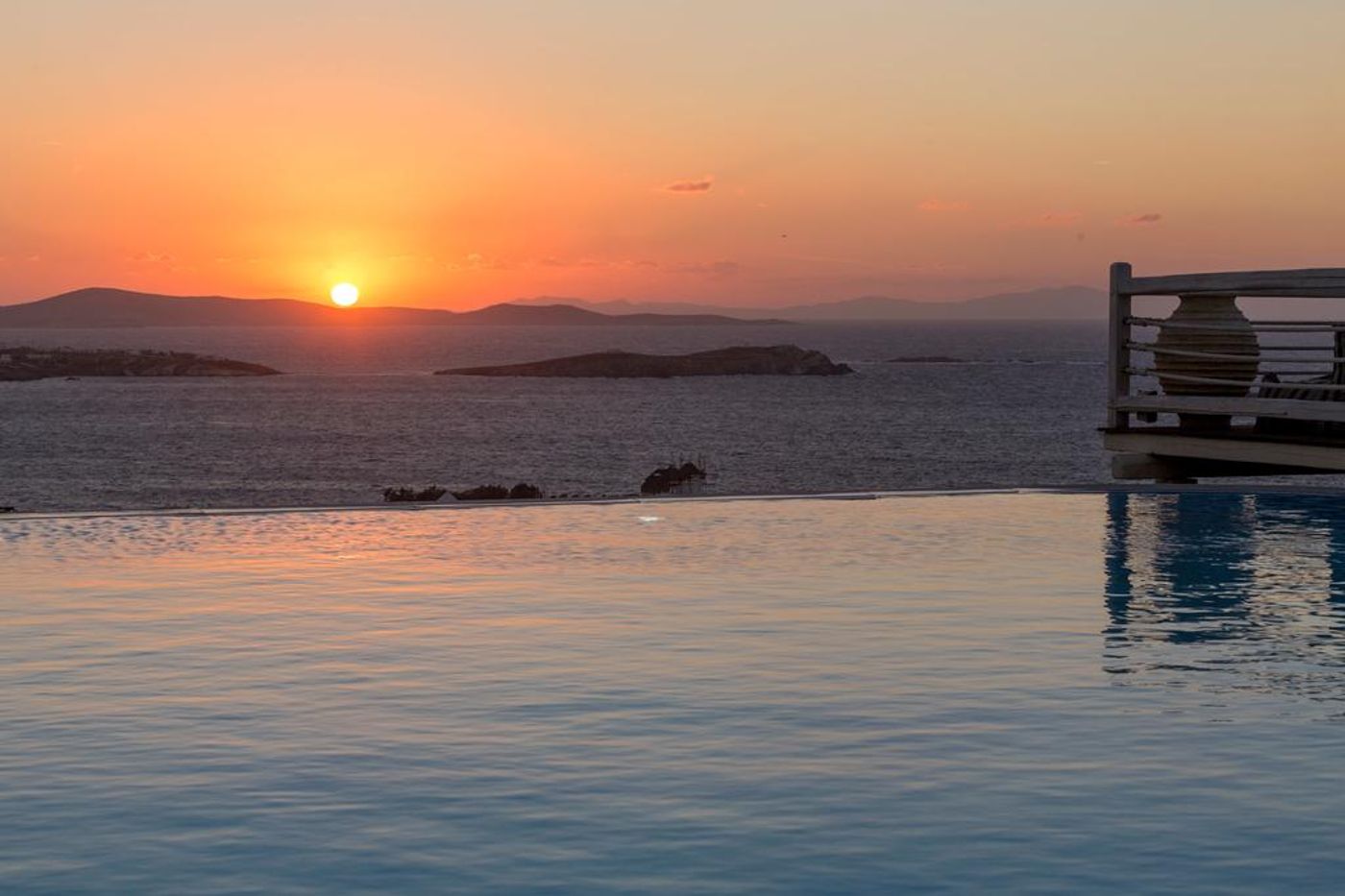 Vencia-Boutique-Hotel-Pool-63