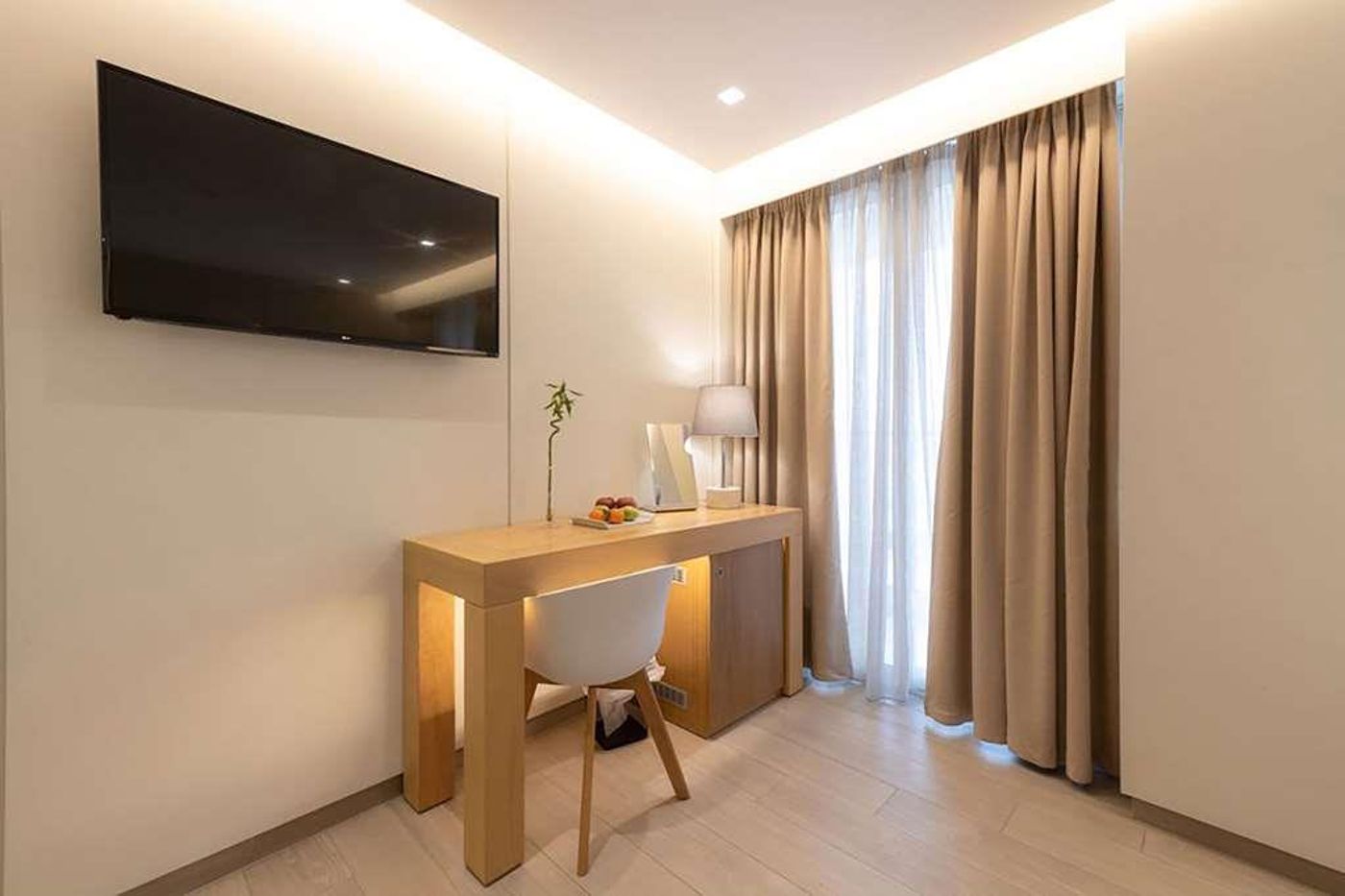 Dorian-Inn--Sure-Hotel-Collection-by-Best-Western-Room-22