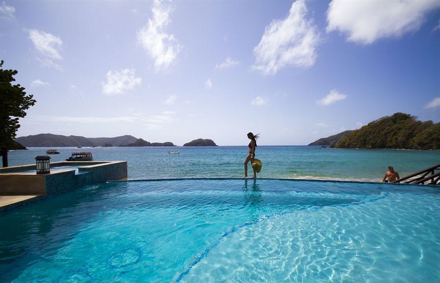 Blue-Waters-Inn-Pool-3