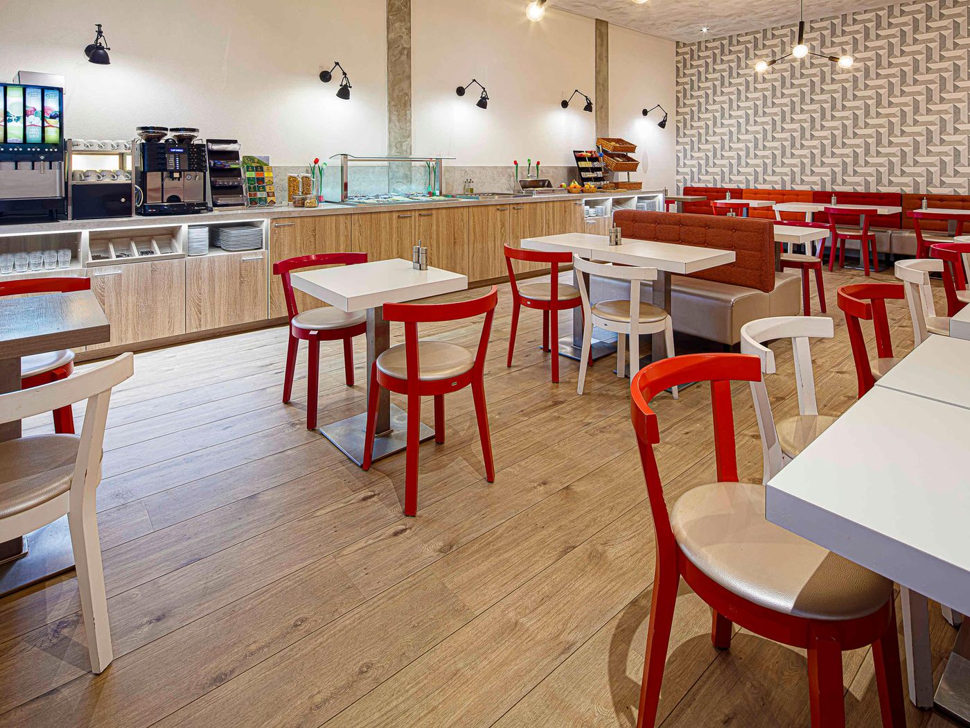 ibis-Styles-Amsterdam-Amstel-Restaurant-13