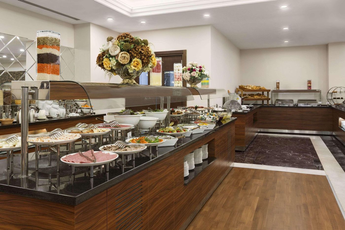 Ramada-Hotel---Suites-by--Istanbul-Merter-Restaurant-13