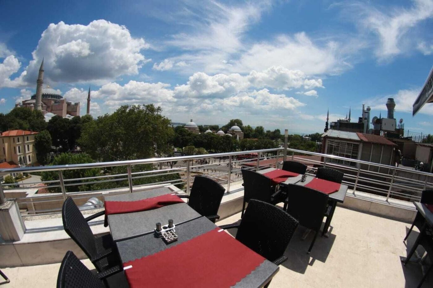Ares-Hotel-Istanbul-Terrace-1