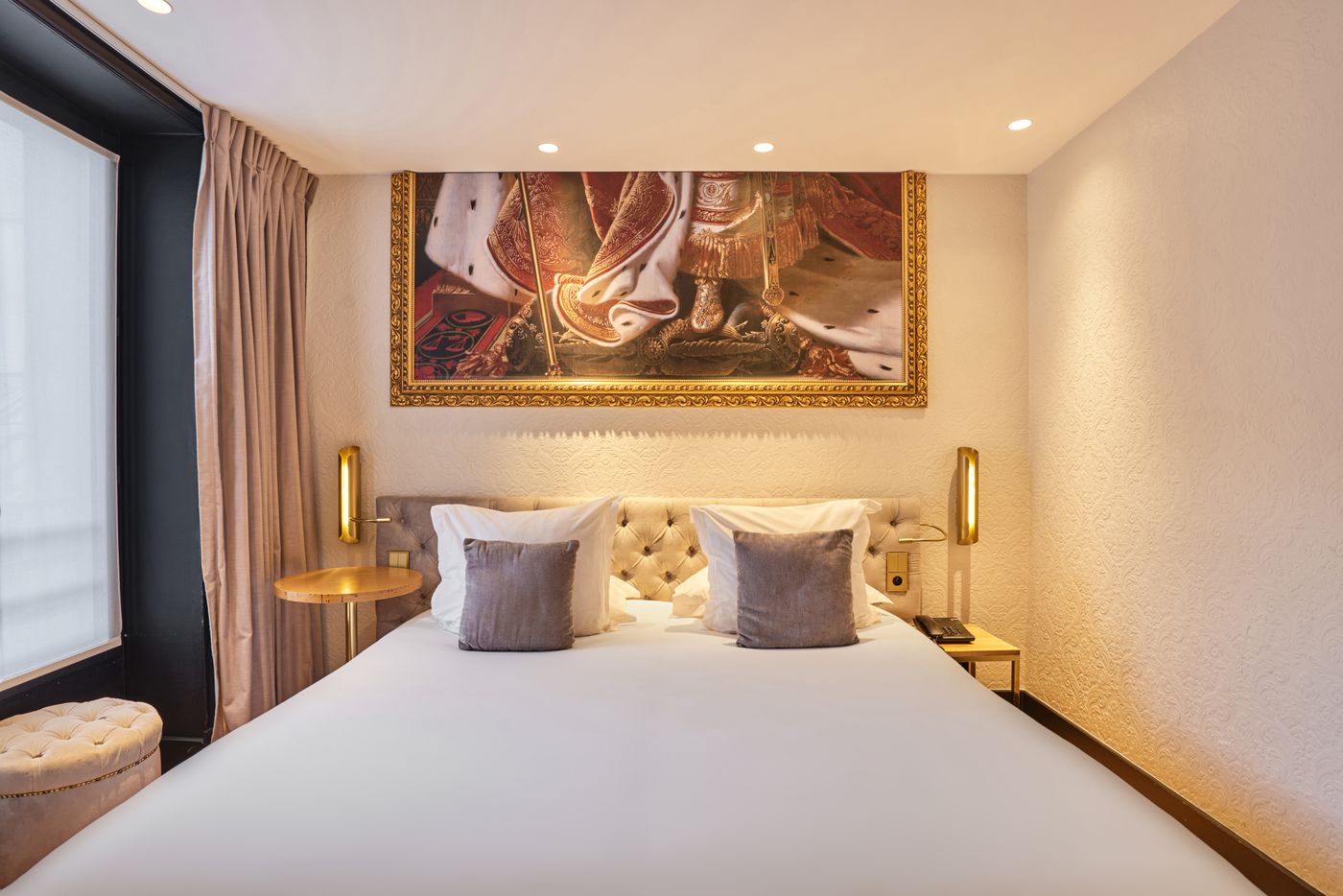 Hotel-Eiffel-Petit-Louvre-Room-16