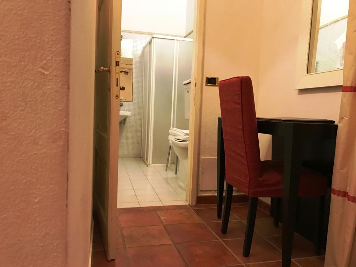 Castello-di-Leonina-Room-15