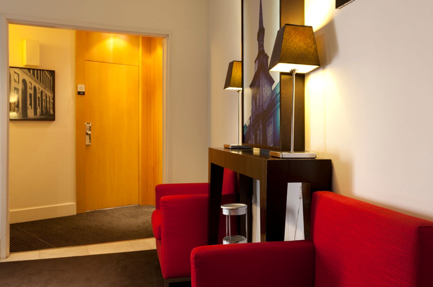 Quatro-Puerta-del-Sol-Lobby-9