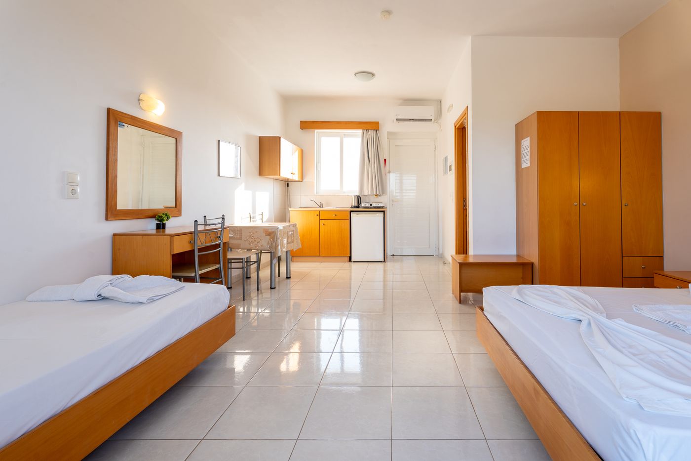 Sunlight-Studios-Room-16