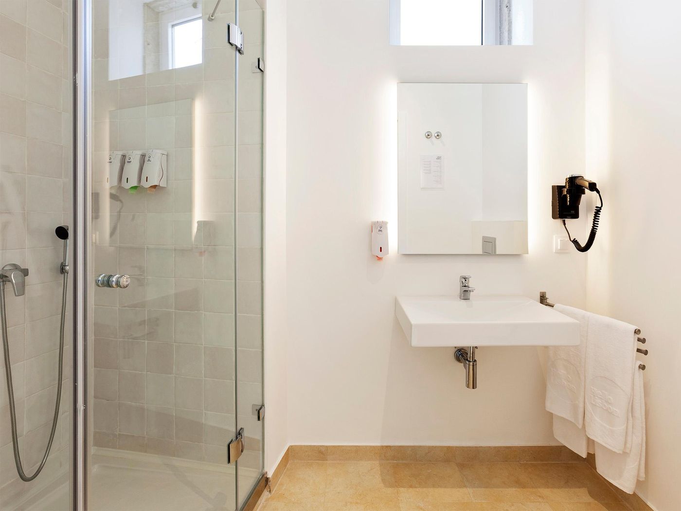 Hello-Lisbon-Castelo-Apartments-Room-28