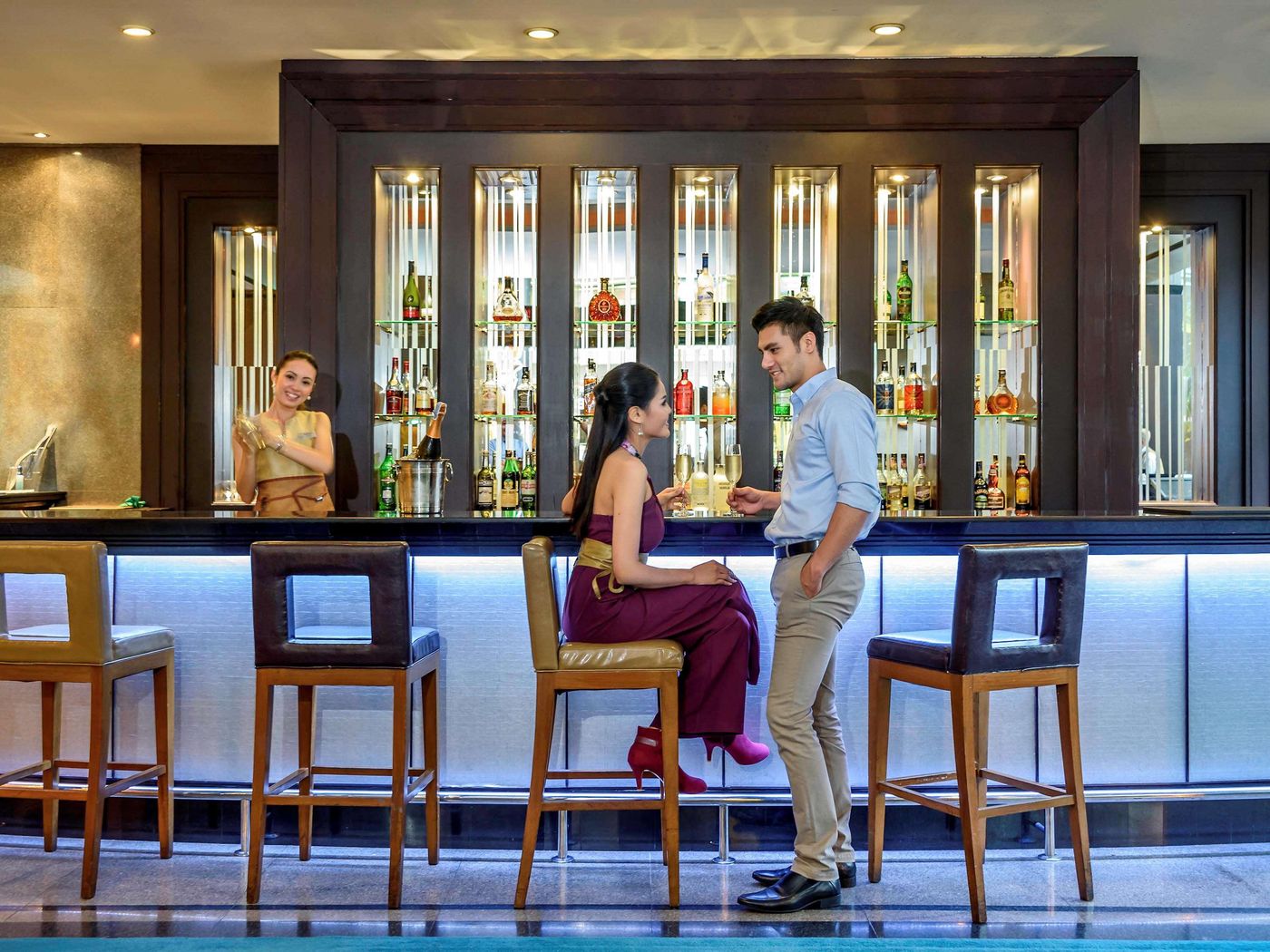 Novotel-Bangkok-on-Siam-Square-Bar-14