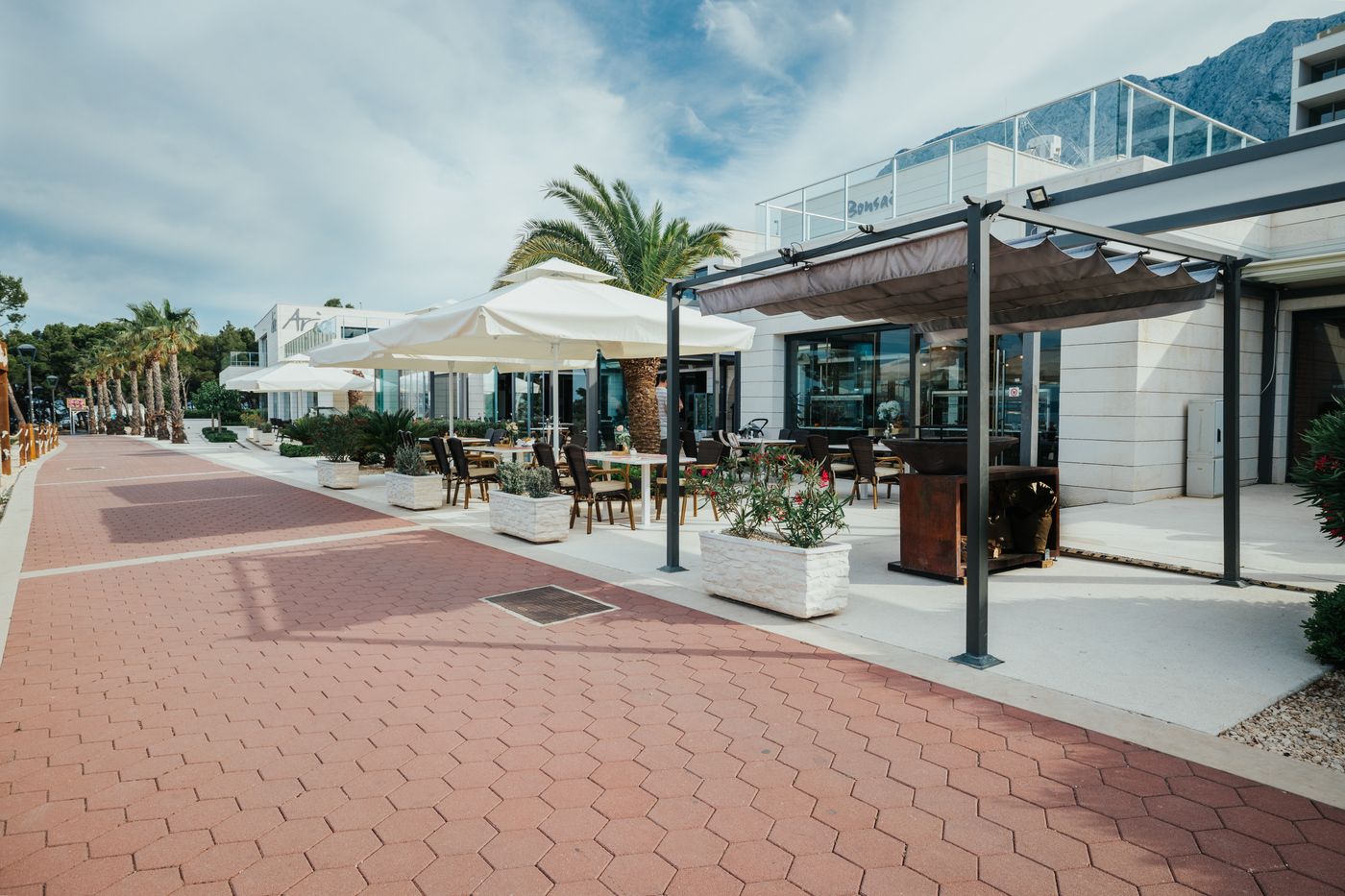 Romana-Beach-Apartments-Restaurant-14