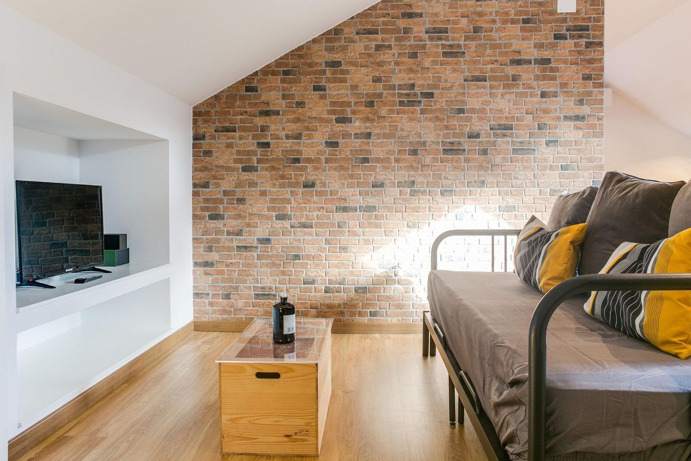 Home-Out-Rooms---Apartments-Room-110