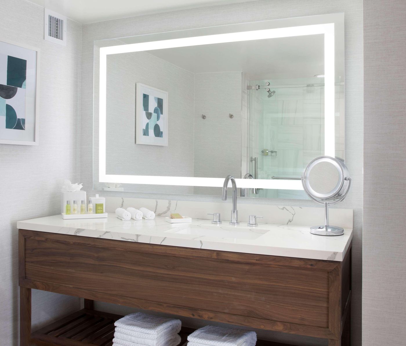 Hilton-Santa-Monica-Hotel---Suites-Room-46