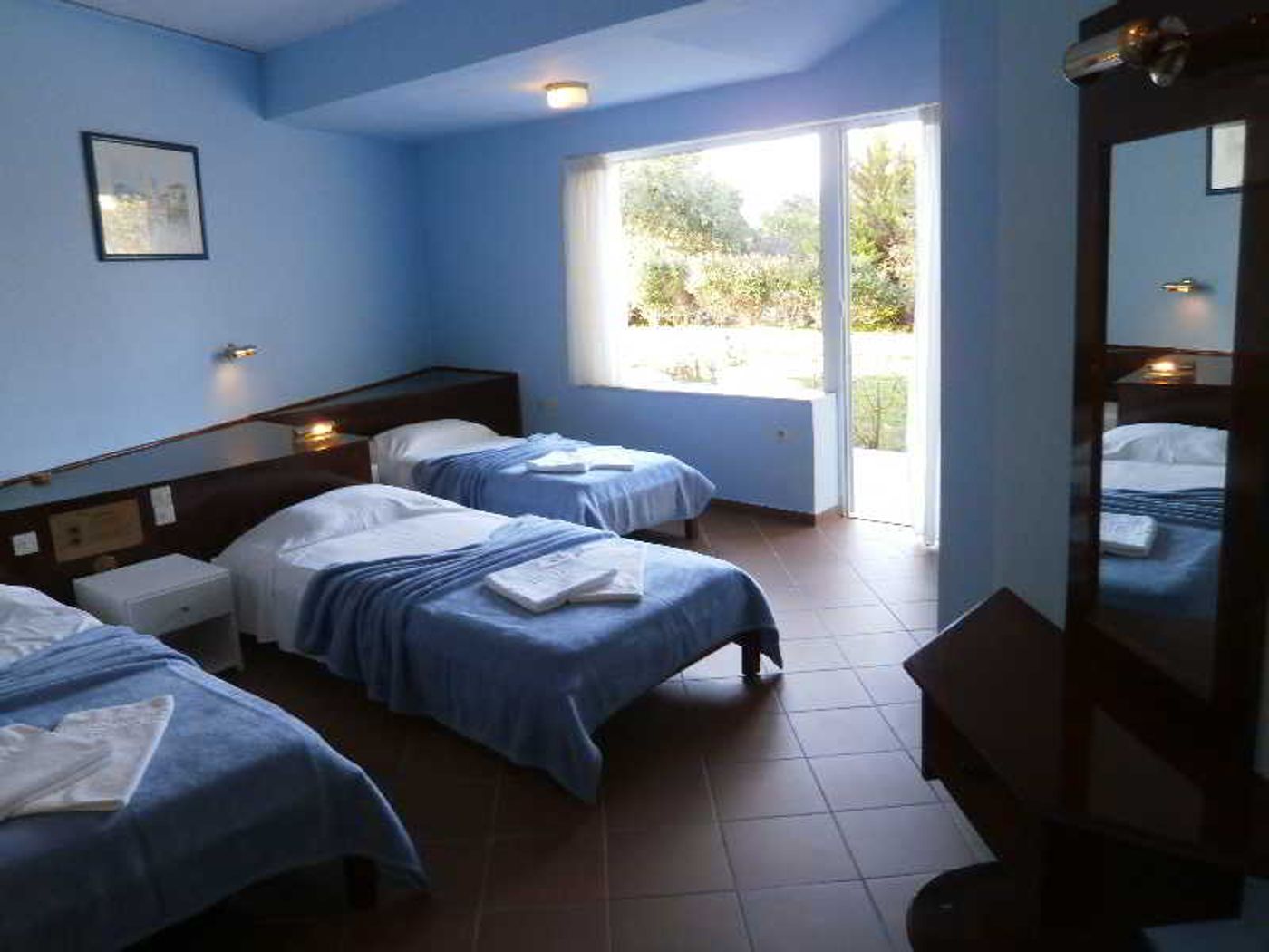 Mediterranean-Blue-Room-47