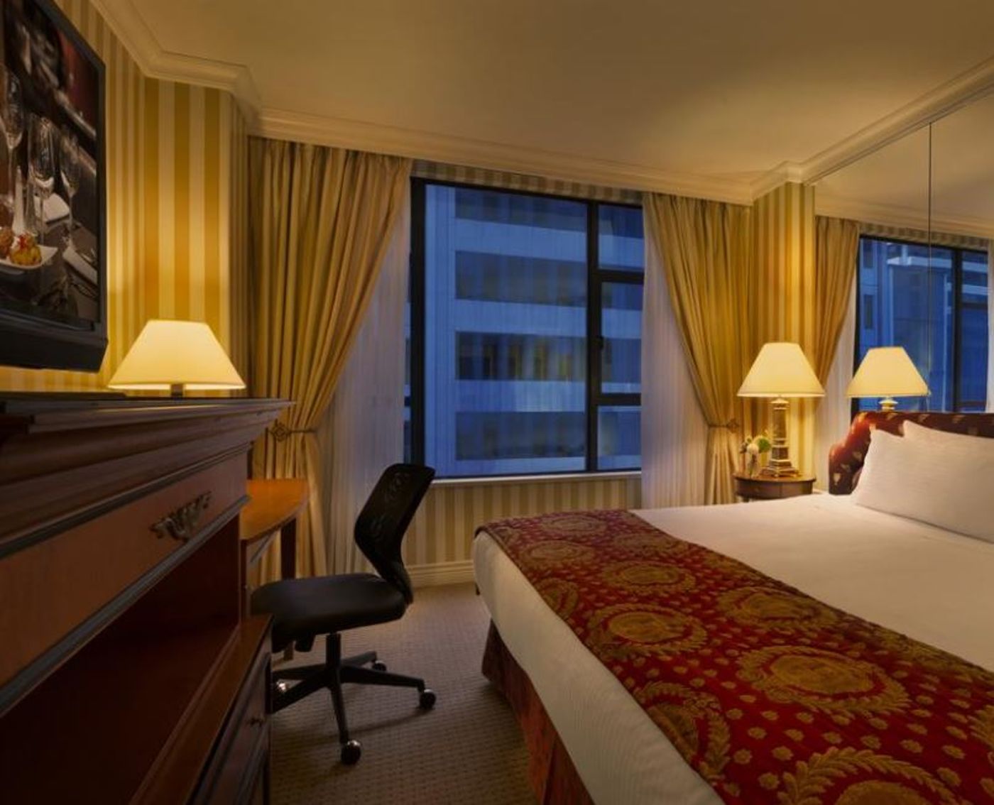 Executive-Le-Soleil-Room-8