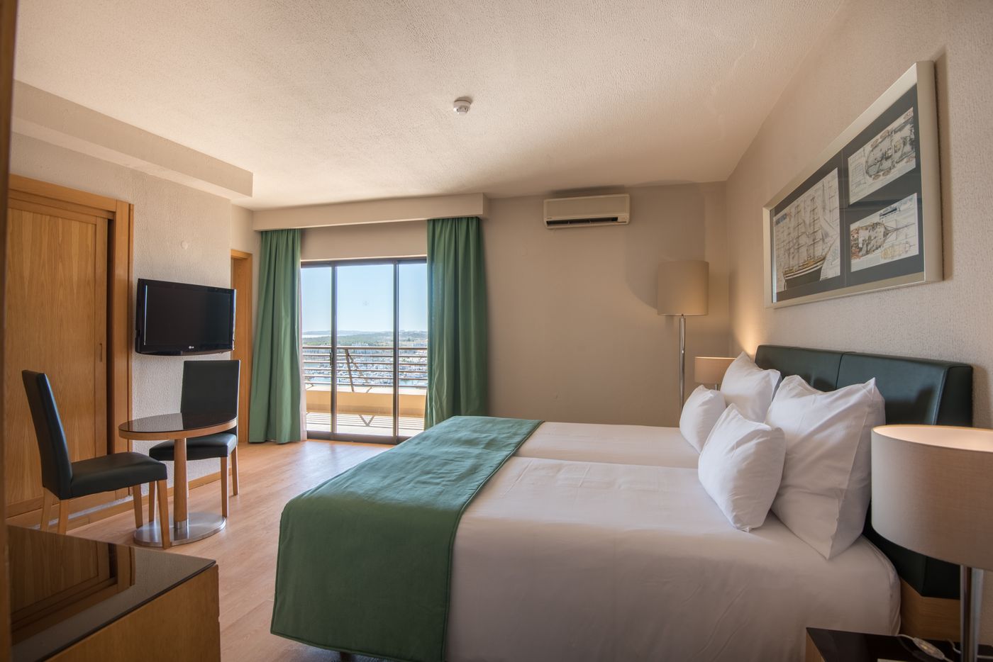 Vila-Gale-Marina-Room-16