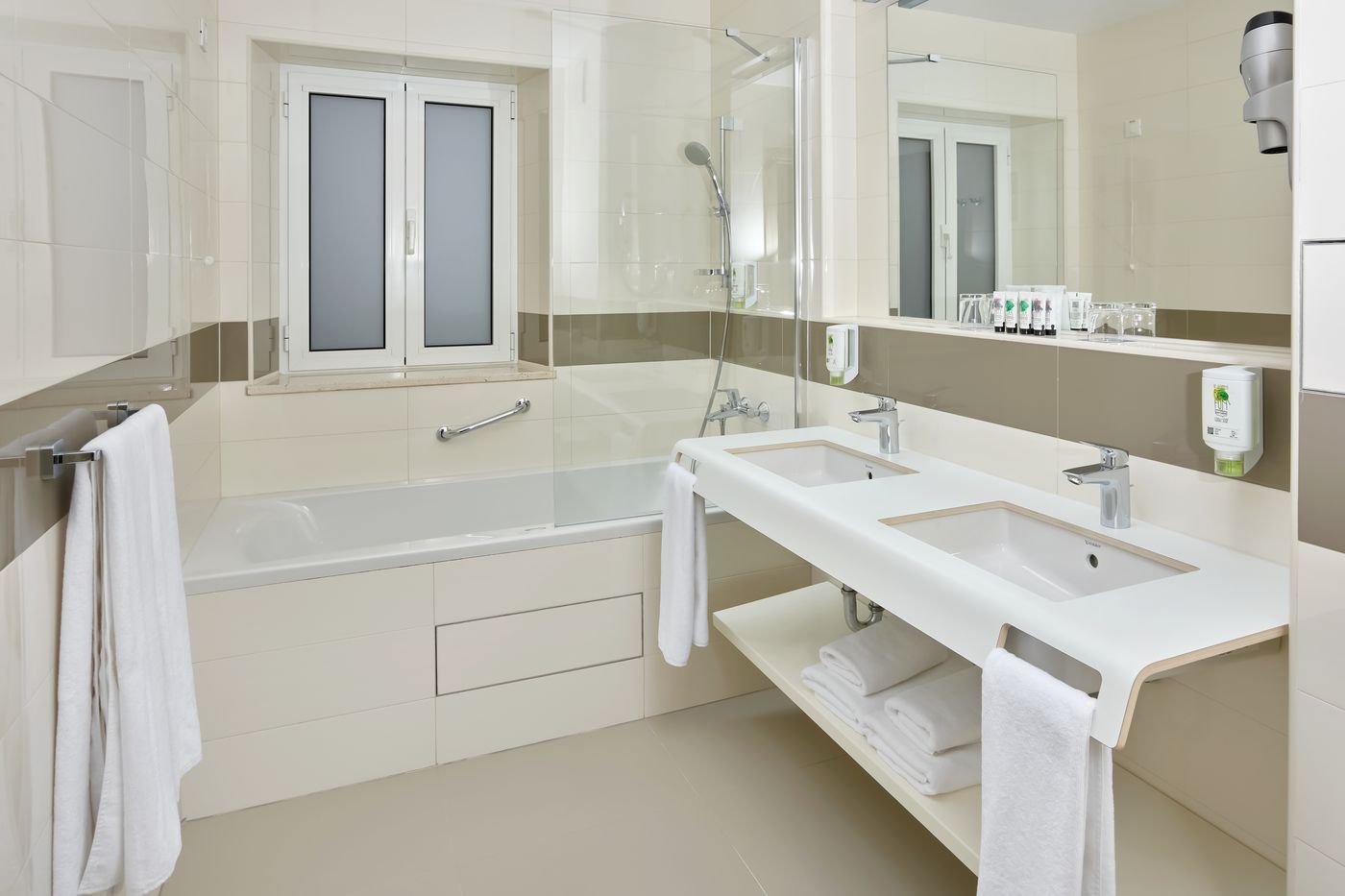 Maistra-Select-Srebreno-Villas-Room-32