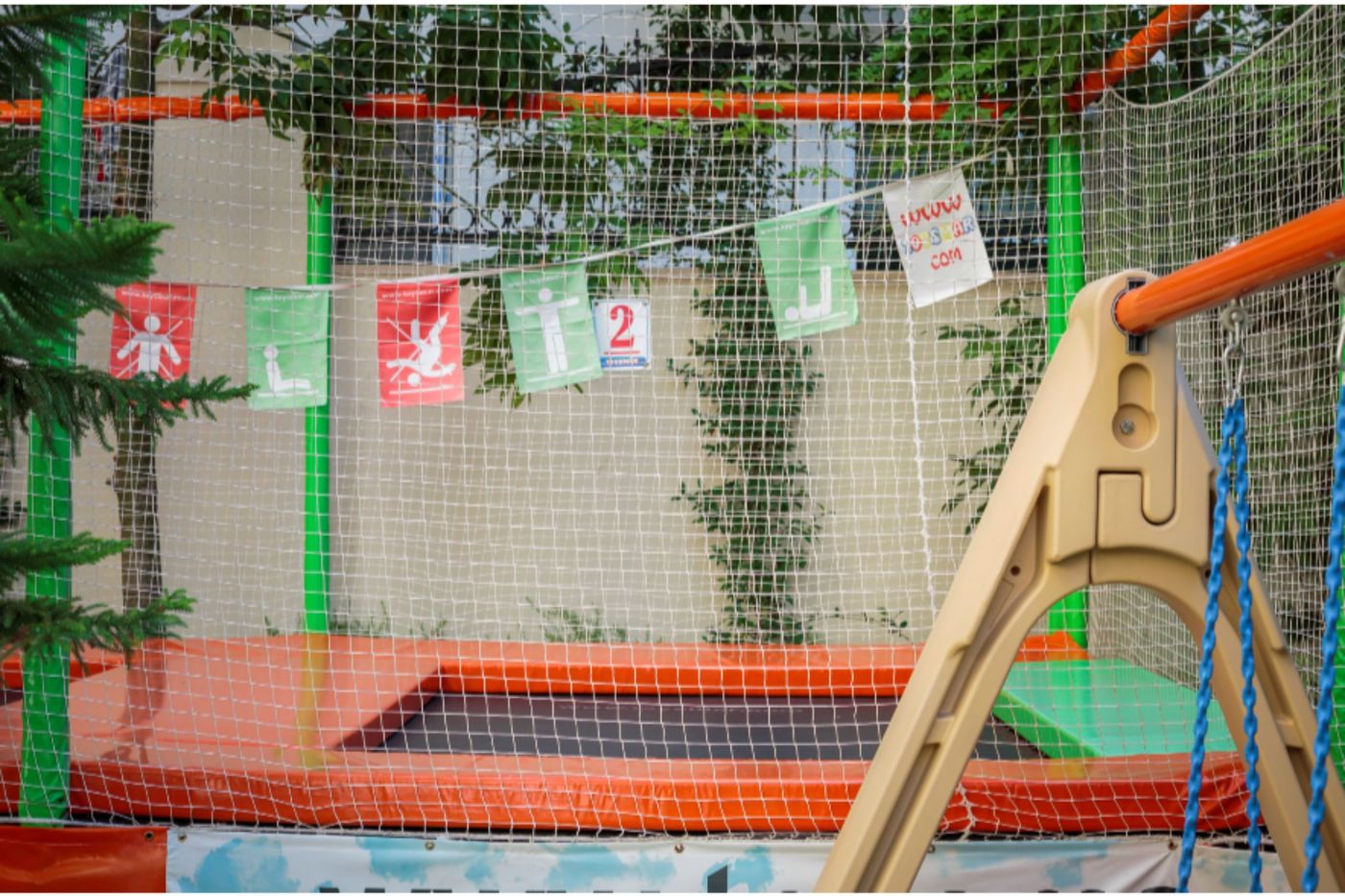 Well-Palace-Side-Sports-and-Entertainment-57