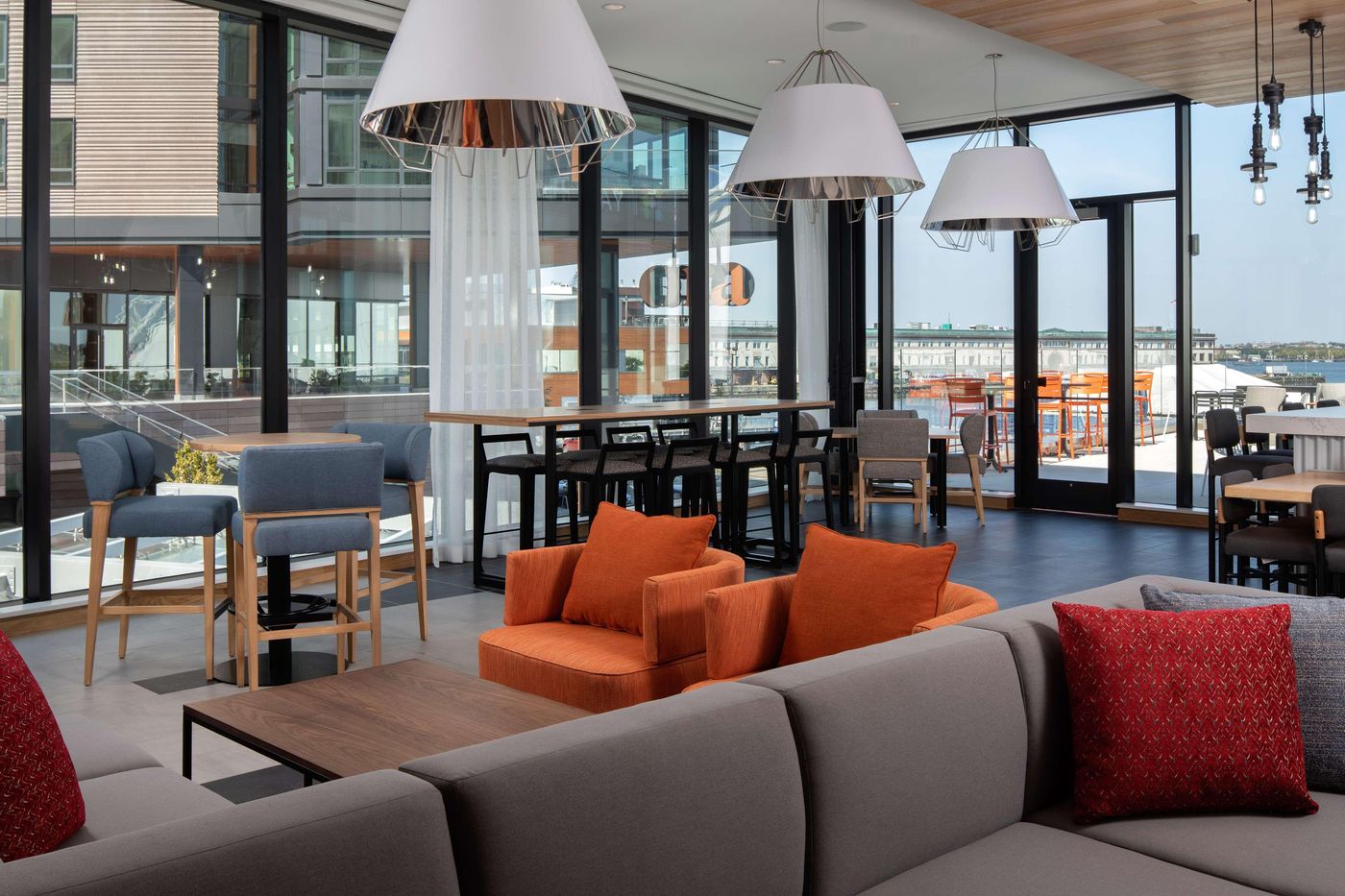 Hyatt-Place-Boston-seaport-district-Bar-5