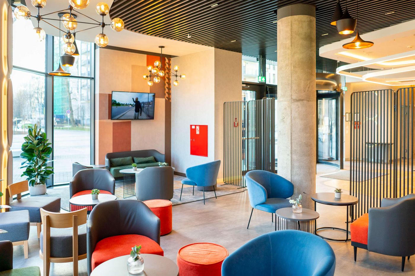 Focus-Hotel-Premium-Warszawa-Lobby-11