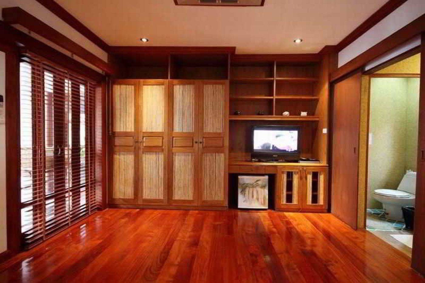 Pao-Jin-Poon-Beach-Front-Villa-Room-15