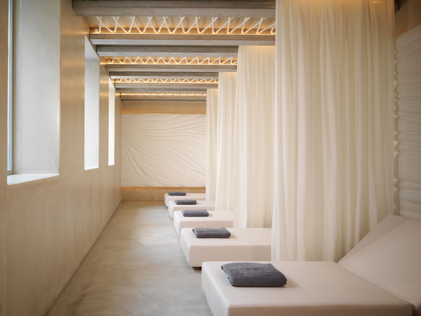 Mykonos-Riviera-Hotel---Spa-Sports-and-Entertainment-41