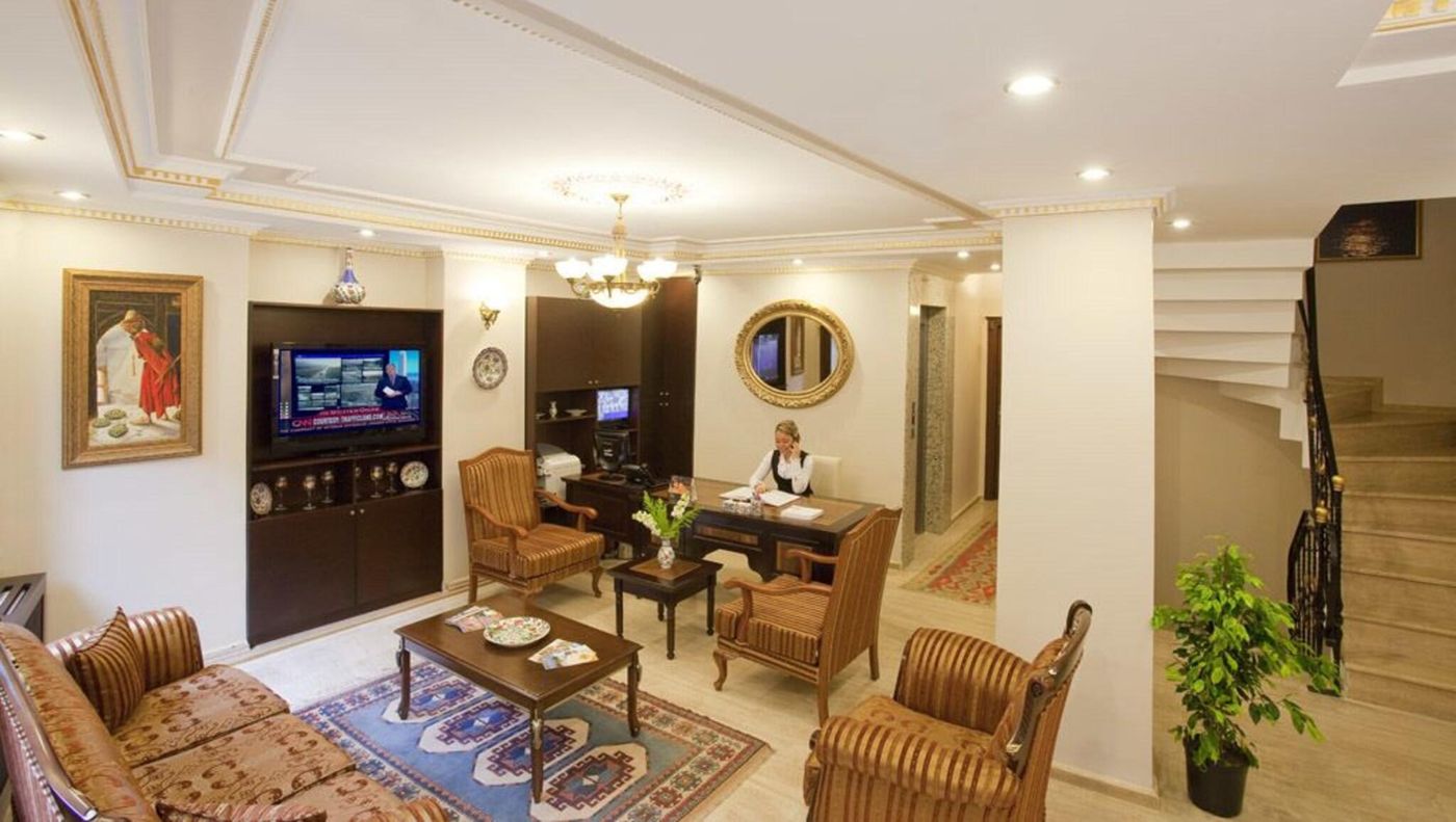 Art-City-Hotel-Lobby-12