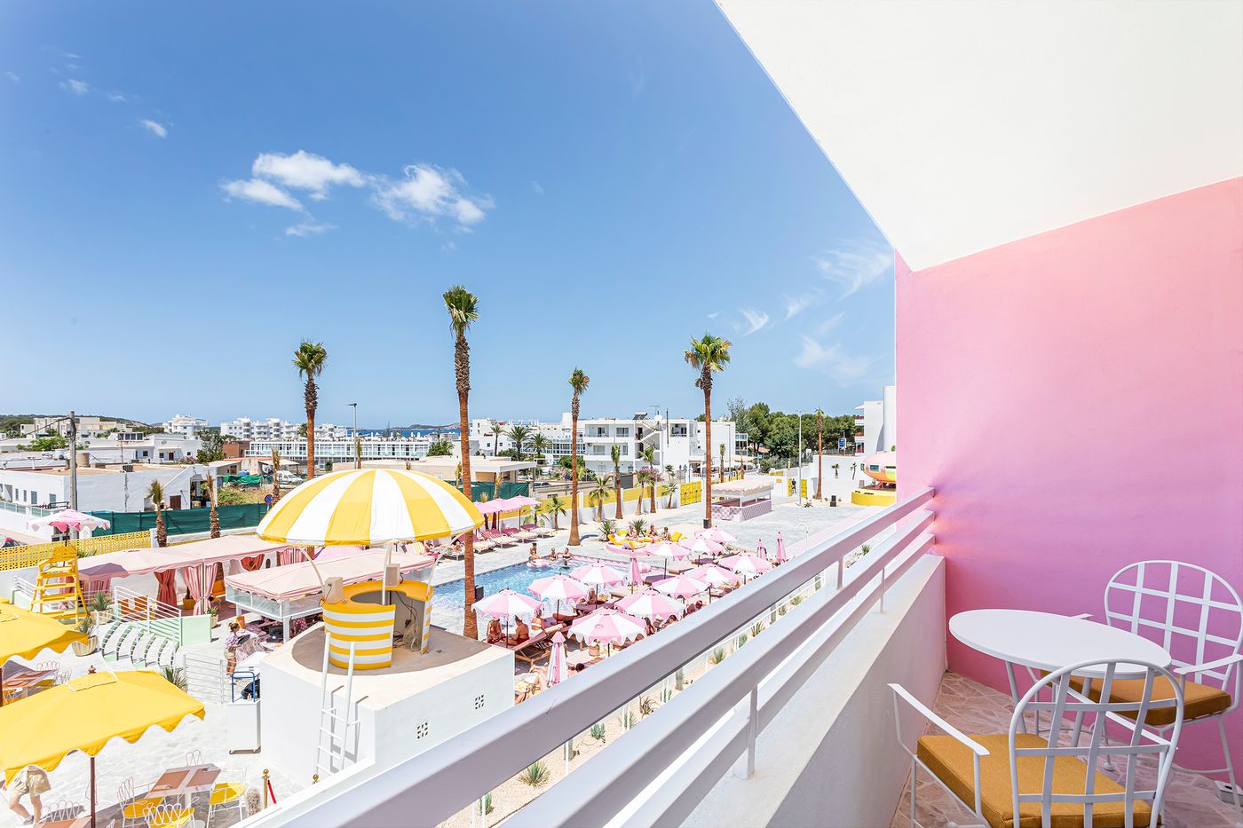 Estudios-Tropicana-Room-66